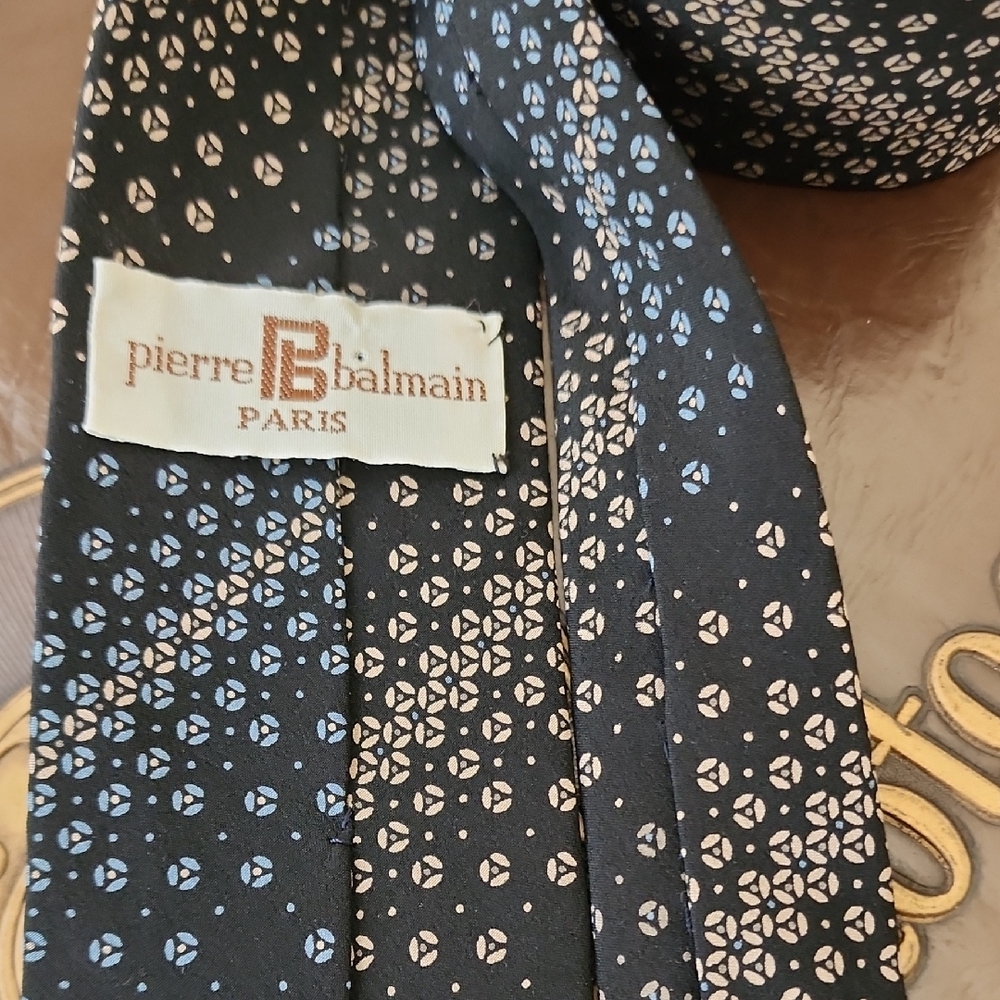 Balmain Black and Blue Silk Tie with Geometric Elegance - Picture 2 of 5